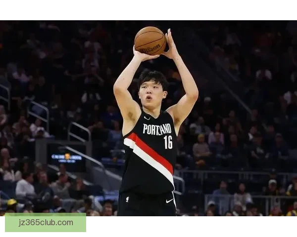 杨瀚森全能表现砍下20分9篮板5助攻惜败奥斯汀马刺错失完美首秀